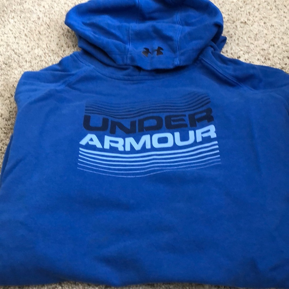 YXL loose Under Armour long sleeve hoodie